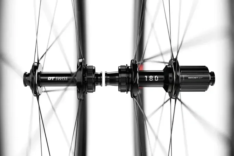 DT Swiss ARC 1100 DICUT Carbon Clincher 55mm Disc Brake Front Wheel in Black-2