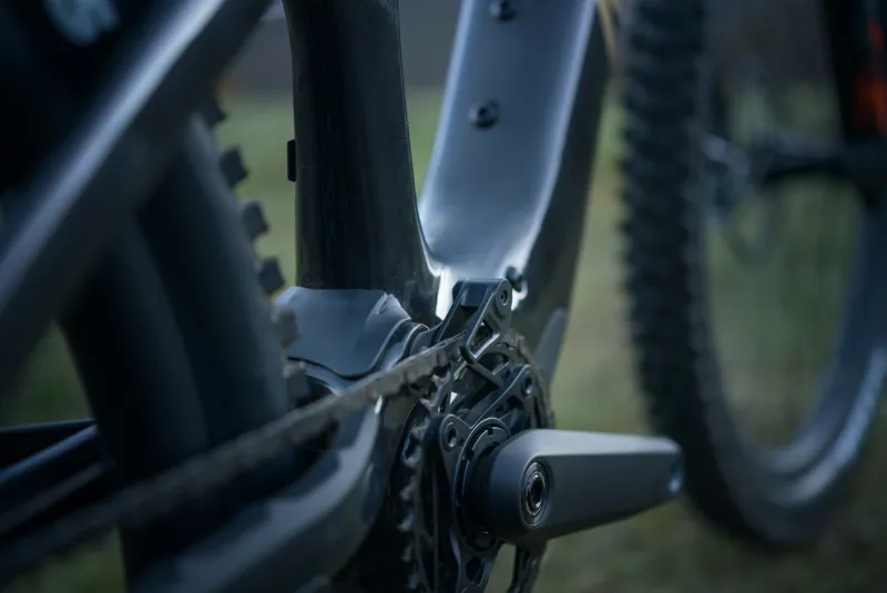 Amflow PL Carbon Pro 800Wh in Cosmic Black-4