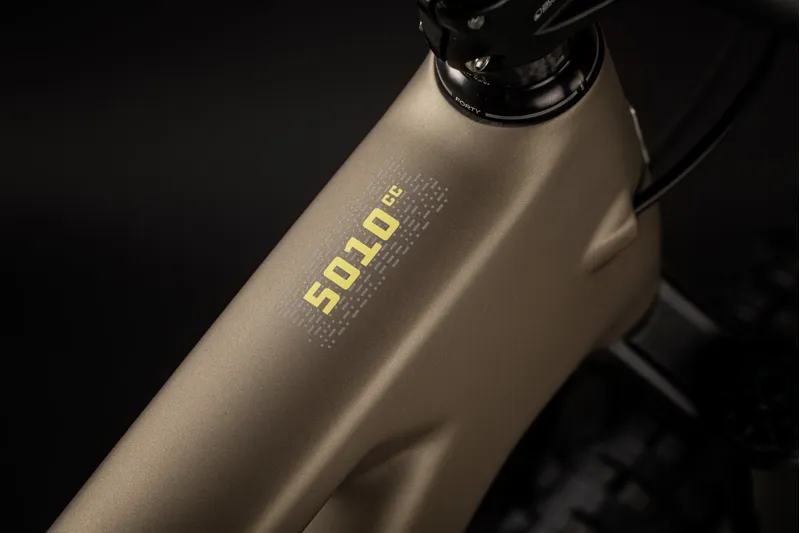 Santa Cruz 5010 Carbon MX R in Matte Nickel/Yellow-1