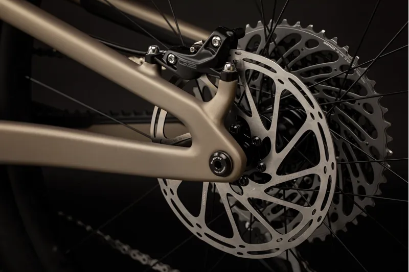 Santa Cruz 5010 Carbon MX R in Matte Nickel/Yellow-3